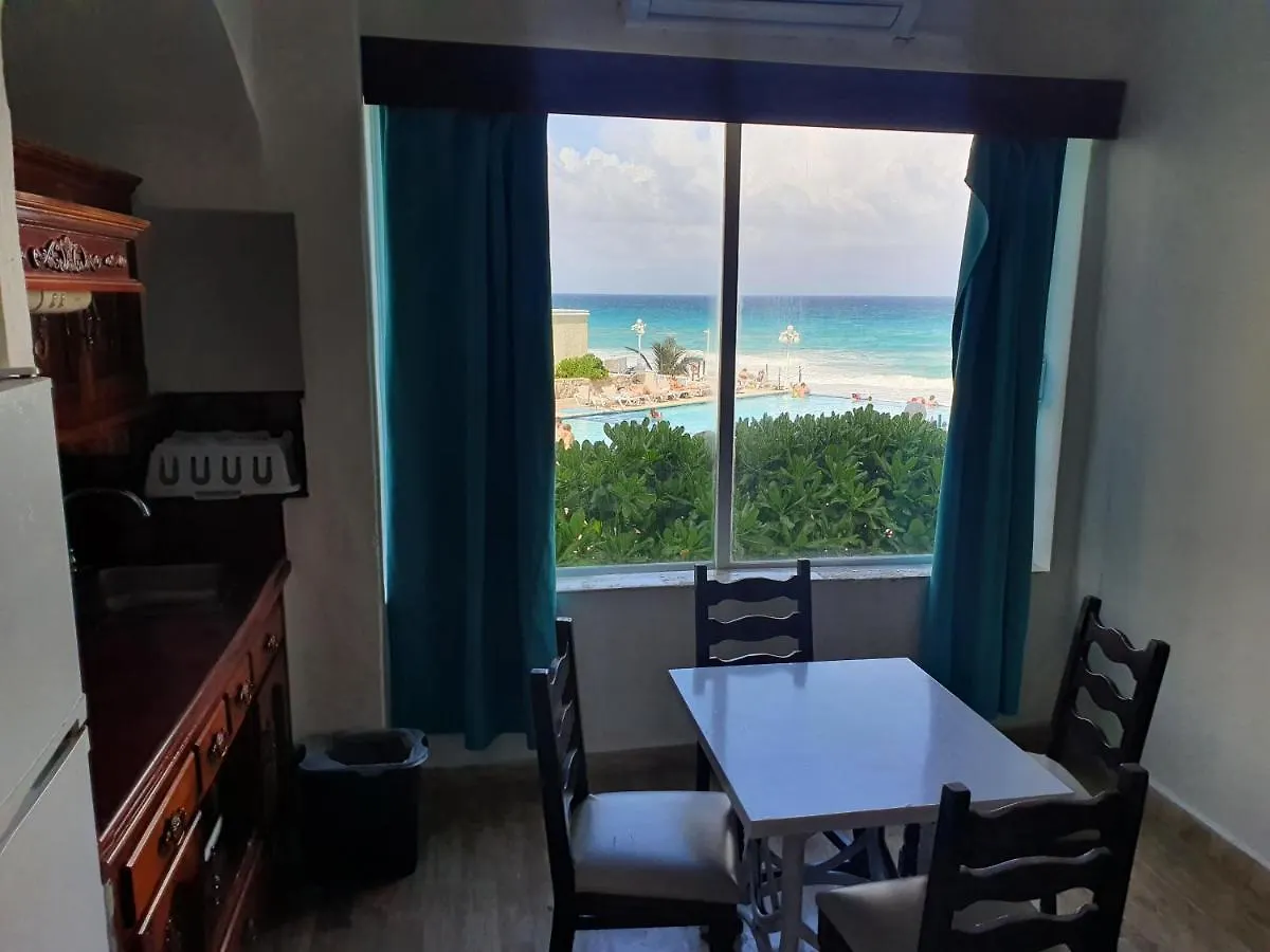 Cancun Plaza Condo Hotel 0*,  מקסיקו