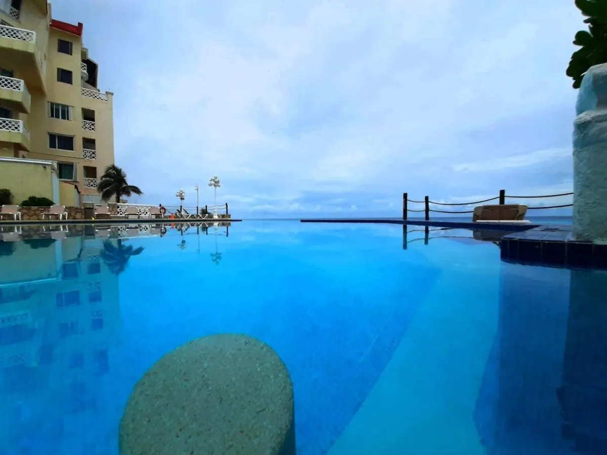 Cancun Plaza Condo Hotel Mexico